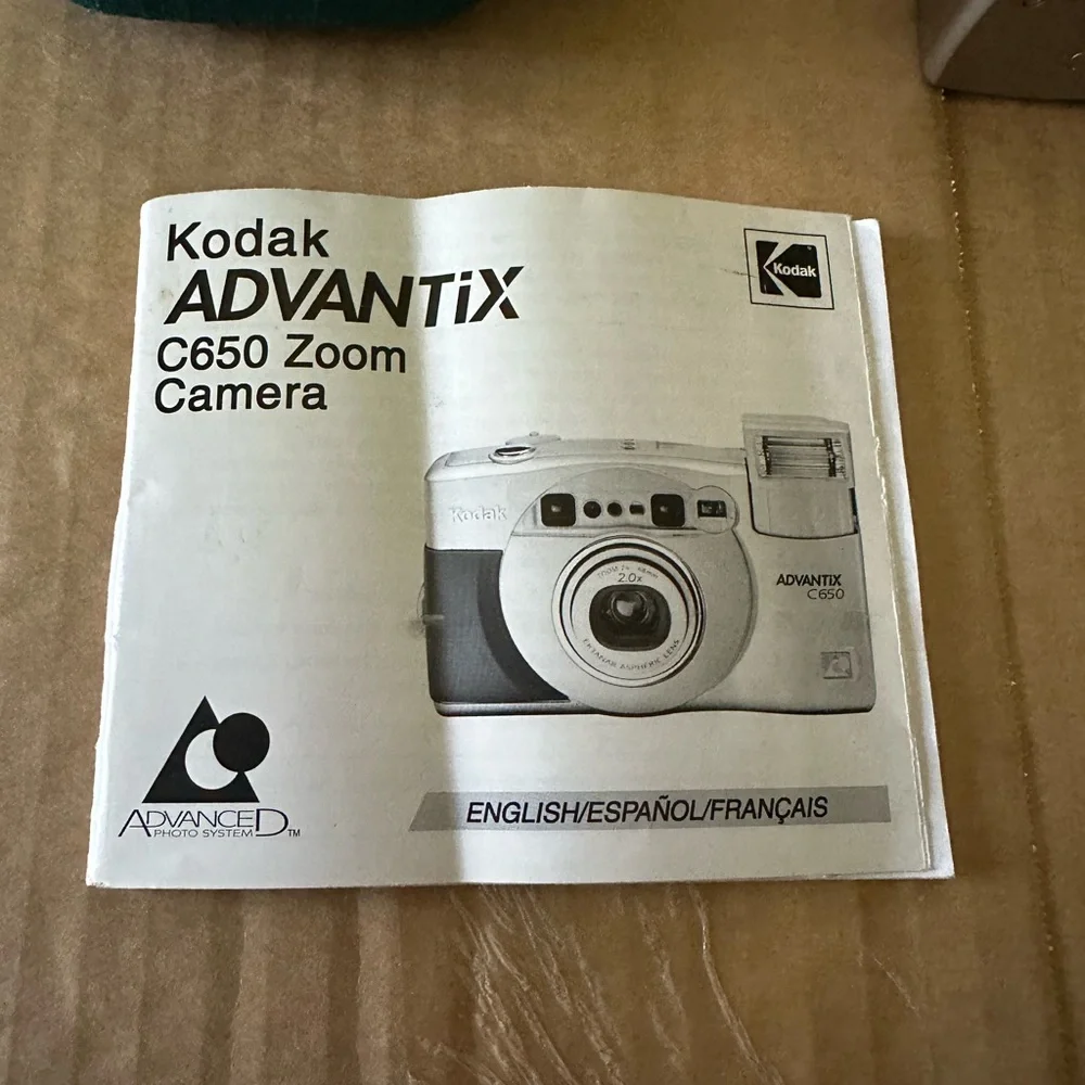 Kodak ADVANTiX C650 Zoom Camera - Silver soft case and how to book included